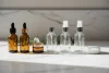 Verre ambré ou transparent : quel flacon choisir pour vos cosmétiques ?